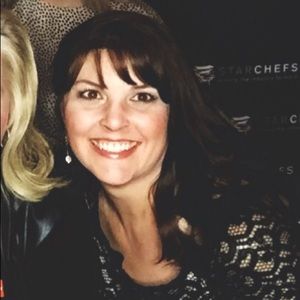 Meet your Posher, Eva